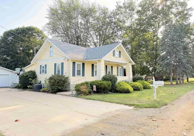 Photo 2 of Single family home for sale at 37261 Ellis St, New Boston, MI 48164 | MLS# 57050220664 | Listing updated on 2026-09-11
