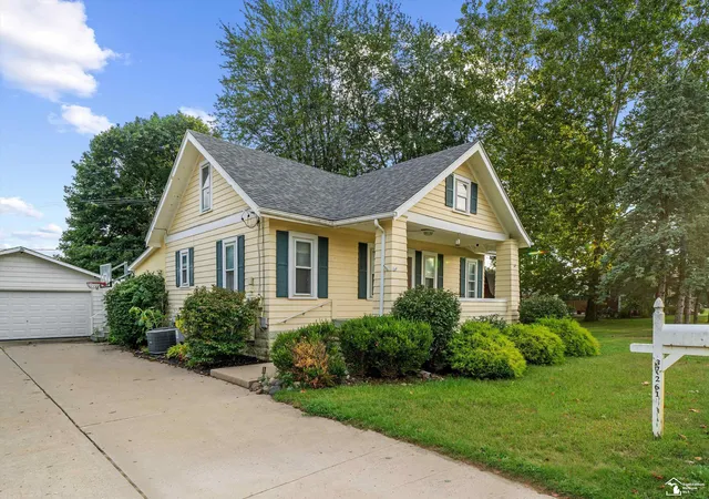 Photo 3 of Single family home for sale at 37261 Ellis St, New Boston, MI 48164 | MLS# 57050220664 | Listing updated on 2026-09-11