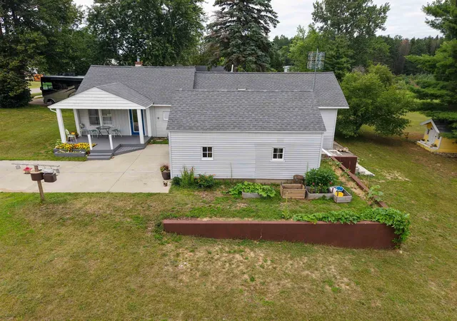 Photo 2 of Single family home for sale at 713 S Maple, Manton, MI 49663 | MLS# 78080073181 | Listing updated on 2026-09-16