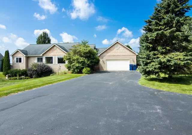 Photo 1 of Single family home for sale at 859 Shamrock Ln, Traverse City, MI 49696 | MLS# 78080073184 | Listing updated on 2026-09-10