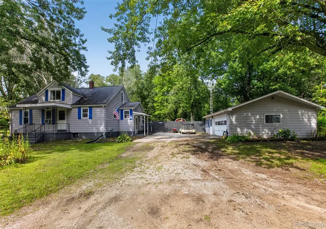 Photo 2 of Single family home for sale at 360 Plum Crk Rd, Lapeer, MI 48446 | MLS# 20261070966 | Listing updated on 2026-09-09
