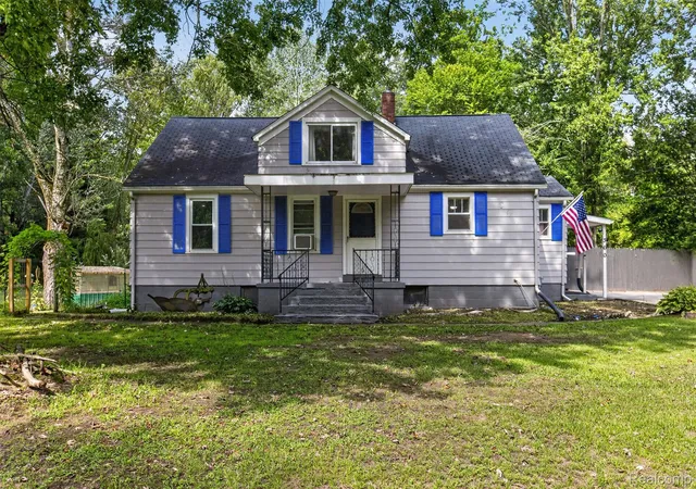 Photo 3 of Single family home for sale at 360 Plum Crk Rd, Lapeer, MI 48446 | MLS# 20261070966 | Listing updated on 2026-09-09