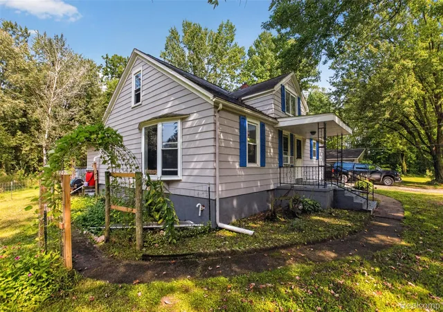 Photo 3 of Single family home for sale at 360 Plum Crk Rd, Lapeer, MI 48446 | MLS# 20261070966 | Listing updated on 2026-09-09