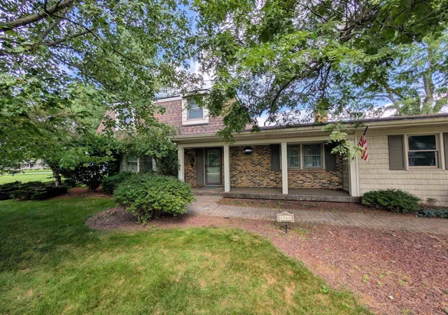 Single family home for sale at 8560 Appleblossom Ln, Flushing, MI 48433 | MLS# 5050220667
