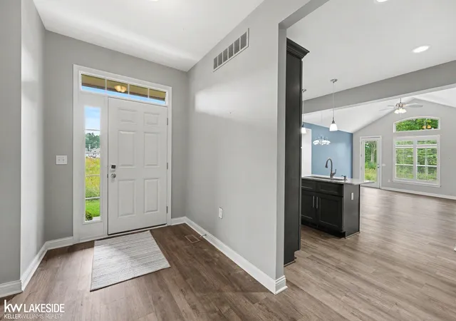 Listing Photo 5 - Condo for sale in building located at 48461 Birmingham Dr, New Baltimore, MI 48047