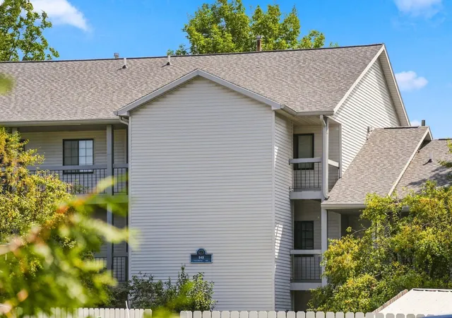 Photo 3 of Condo for sale at 545 Riverine Dr, Traverse City, MI 49684 | MLS# 78080073185 | Listing updated on 2026-09-11