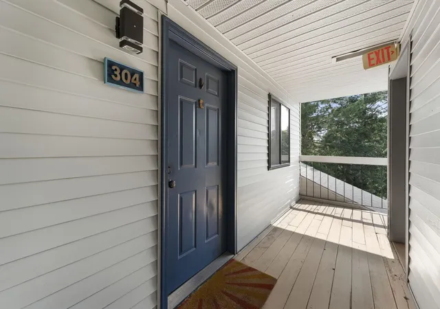 Photo 4 of Condo for sale at 545 Riverine Dr, Traverse City, MI 49684 | MLS# 78080073185 | Listing updated on 2026-09-11