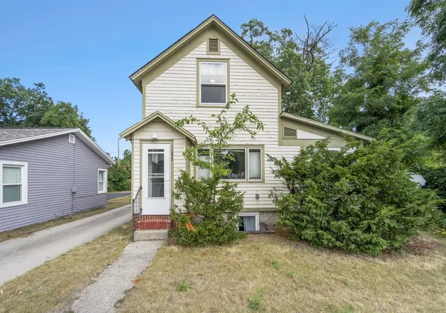 Photo 1 of Multi family home for sale at 1055 E Front St, Traverse City, MI 49686 | MLS# 78080073186 | Listing updated on 2026-09-08