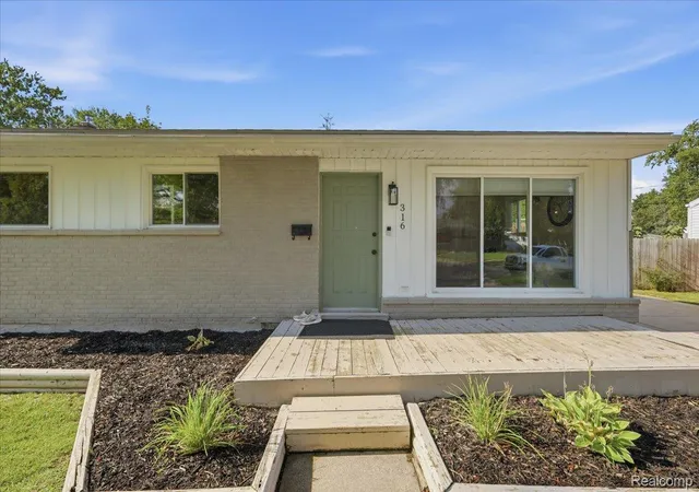 Photo 3 of Single family home for sale at 316 Tamarac Dr, Davison, MI 48423 | MLS# 20261070984 | Listing updated on 2026-09-15