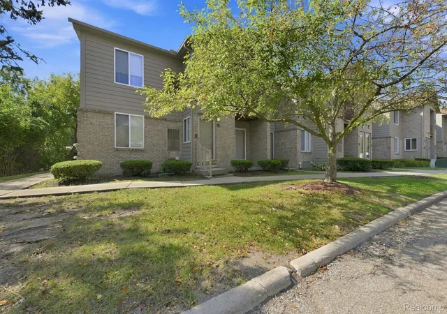 Photo 2 of Condo for sale at 34780 W 8 Mile Rd #7, Farmington, MI 48335 | MLS# 20261070986 | Listing updated on 2026-09-07