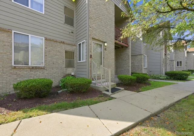 Photo 3 of Condo for sale at 34780 W 8 Mile Rd #7, Farmington, MI 48335 | MLS# 20261070986 | Listing updated on 2026-09-07