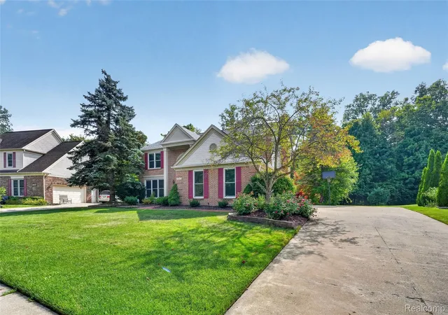 Photo 3 of Single family home for sale at 48323 Red Run Dr, Canton, MI 48187 | MLS# 20261070989 | Listing updated on 2026-09-14