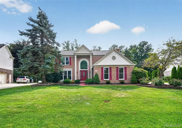 Photo 3 of Single family home for sale at 48323 Red Run Dr, Canton, MI 48187 | MLS# 20261070989 | Listing updated on 2026-09-14