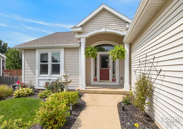 Photo 3 of Single family home for sale at 3843 Pine Meadow Dr, Holland, MI 49424 | MLS# 65026046832 | Listing updated on 2026-09-08