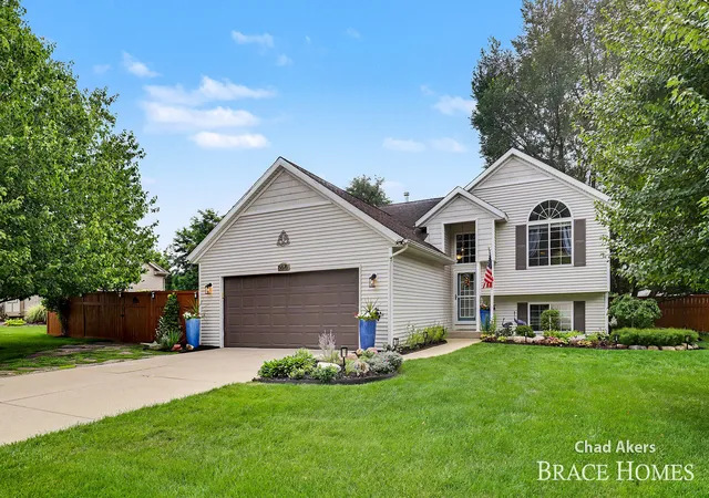 Photo 1 of Sale Pending at 6876 Northway Dr Ne, Rockford, MI 49341 | MLS# 65026046833 | Listing updated on 2026-09-04