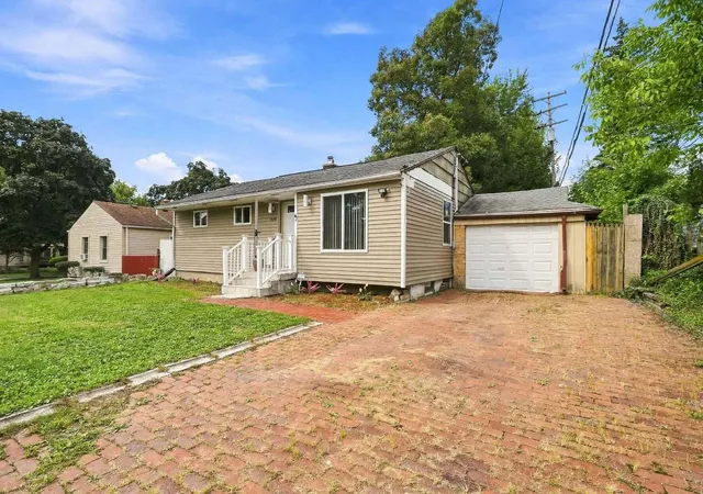 Single family home for sale at 3814 Cherokee Ave, Flint, MI 48507 | MLS# 65026046839