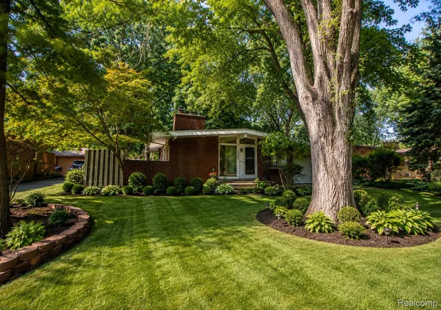 Single family home for sale at 29905 Pleasant Trl, Southfield, MI 48076 | MLS# 20261070998