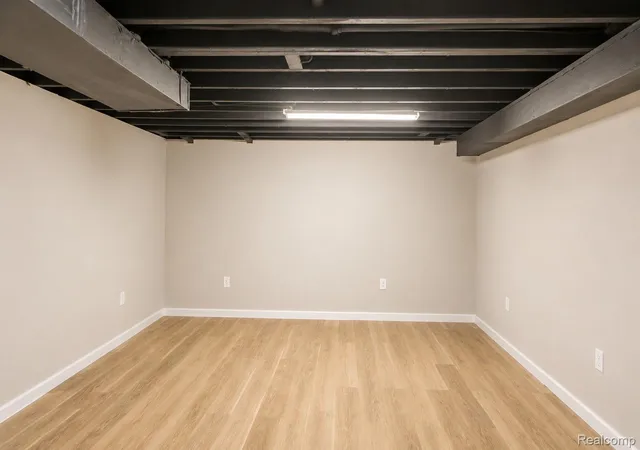 Photo 15 of Single family home for sale at 29905 Pleasant Trl, Southfield, MI 48076 | MLS# 20261070998 | Listing updated on 2026-09-04