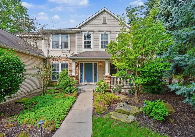Photo 2 of Single family home for sale at 1219 Stoneshire Dr Se, Grand Rapids, MI 49546 | MLS# 65026046840 | Listing updated on 2026-09-17