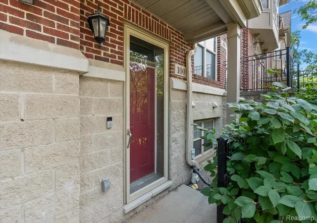 Photo 3 of Condo for sale at 100 Adelaide St, Detroit, MI 48201 | MLS# 20261071013 | Listing updated on 2026-09-11