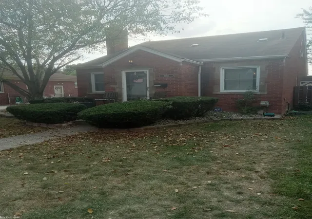 Photo 2 of Single family home for sale at 21911 Oakwood Ave, Eastpointe, MI 48021 | MLS# 58050220689 | Listing updated on 2026-09-03