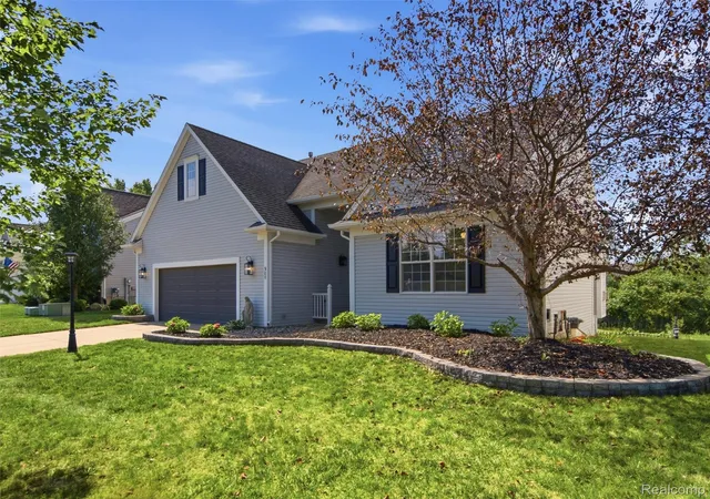 Photo 3 of Single family home for sale at 900 Cross St, Oxford, MI 48371 | MLS# 20261071022 | Listing updated on 2026-09-11