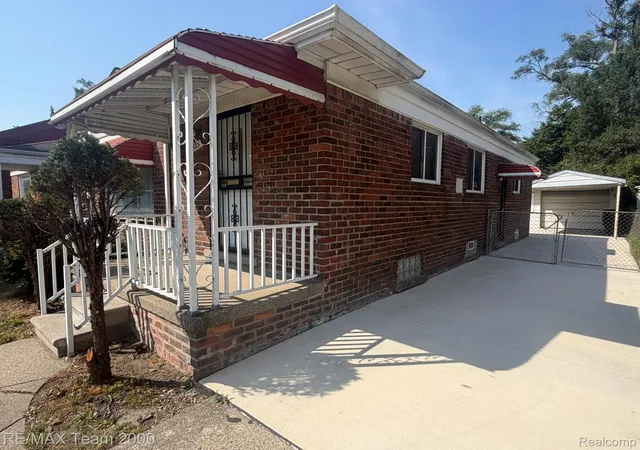 Photo 3 of Single family home for sale at 9023 Evergreen Ave, Detroit, MI 48228 | MLS# 20261071023 | Listing updated on 2026-09-16