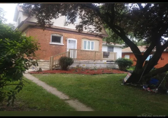 Photo 3 of Single family home for sale at 287 E Harrington Rd, Croswell, MI 48422 | MLS# 58050220694 | Listing updated on 2026-09-09