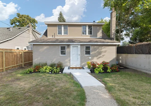 Photo 1 of Single family home for sale at 1261 Grv Point Dr, White Lake, MI 48386 | MLS# 56050220696 | Listing updated on 2026-09-03