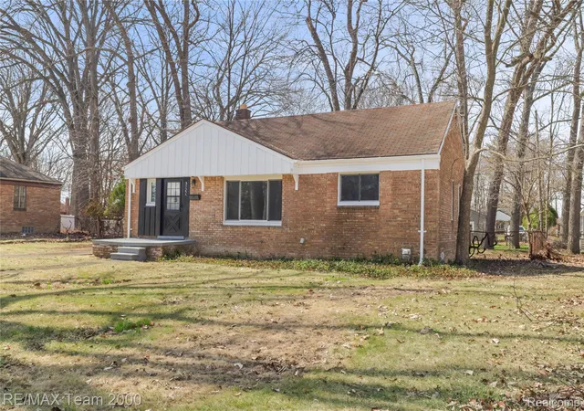 Photo 1 of Single family home for sale at 21171 Westhampton St, Oak Park, MI 48237 | MLS# 20261071039 | Listing updated on 2026-09-04