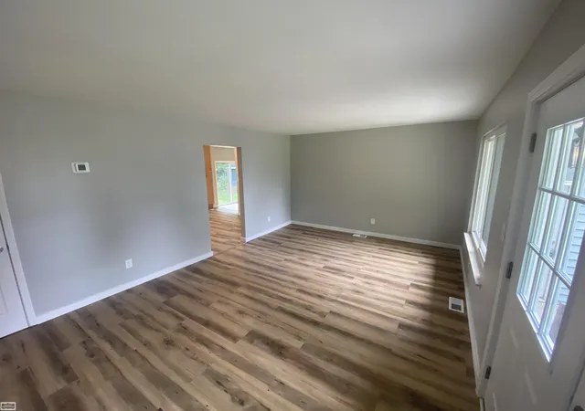 Photo 4 of Single family home for sale at 273 Kansas Ave, Ypsilanti, MI 48198 | MLS# 58050220700 | Listing updated on 2026-09-15