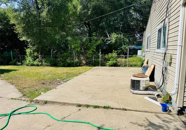 Photo 3 of Single family home for sale at 2184 Garrick Ave, Warren, MI 48091 | MLS# 20261071042 | Listing updated on 2026-09-04