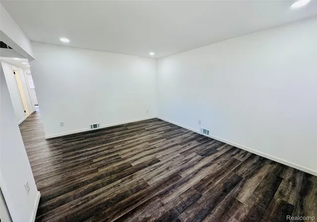 Photo 4 of Single family home for sale at 2184 Garrick Ave, Warren, MI 48091 | MLS# 20261071042 | Listing updated on 2026-09-04