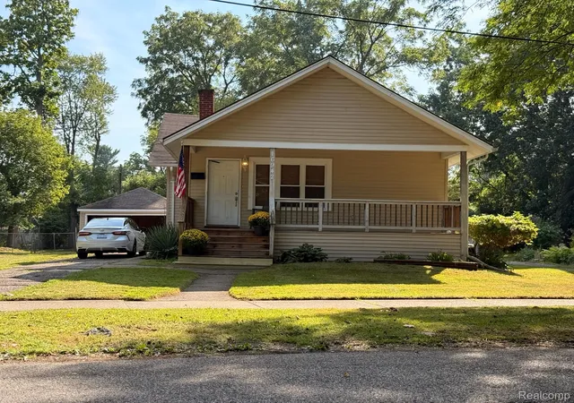 Photo 2 of Single family home for sale at 16942 Riverview St, Detroit, MI 48219 | MLS# 20261071046 | Listing updated on 2026-09-15