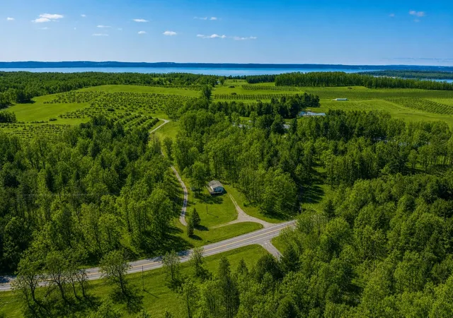 Photo 29 of Single family home for sale at 11153 Center Rd, Traverse City, MI 49686 | MLS# 78080073193 | Listing updated on 2026-09-06