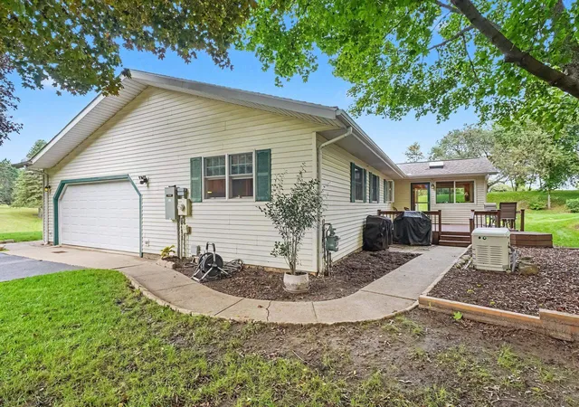 Photo 4 of Single family home for sale at 2839 Lake George Rd, West Branch, MI 48661 | MLS# 77080073195 | Listing updated on 2026-09-15