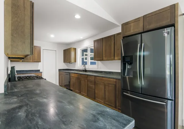 Photo 4 of Single family home for sale at 1974 N S Long Lake Rd, Traverse City, MI 49685 | MLS# 78080073196 | Listing updated on 2026-09-17