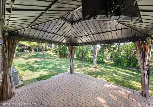 Photo 3 of Single family home for sale at 31034 Berryhill St, Farmington Hills, MI 48331 | MLS# 20261071051 | Listing updated on 2026-09-04