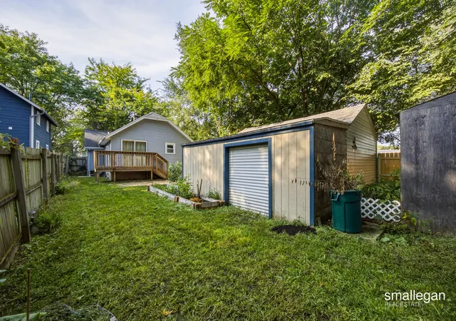 Photo 2 of Single family home for sale at 37 Walter St Se, Grand Rapids, MI 49548 | MLS# 65026046874 | Listing updated on 2026-09-17