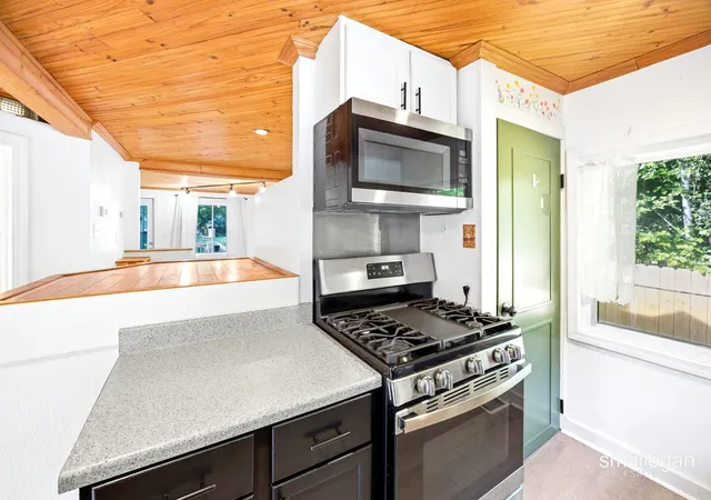 Photo 4 of Single family home for sale at 37 Walter St SE, Grand Rapids, MI 49548 | MLS# 65026046874 | Listing updated on 2026-09-17