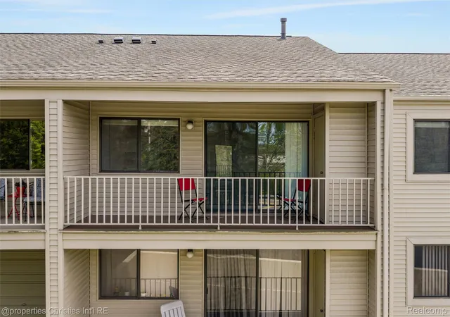 Photo 2 of Condo for sale at 3805 S Lone Pine Rd #300, West Bloomfield, MI 48323 | MLS# 20261071060 | Listing updated on 2026-09-05