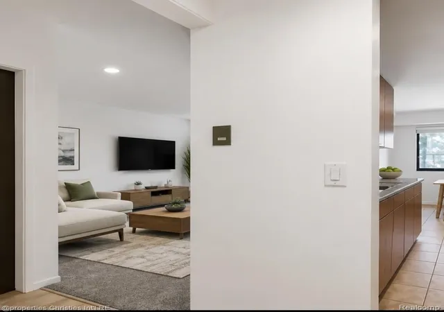 Photo 4 of Condo for sale at 3805 S Lone Pine Rd #300, West Bloomfield, MI 48323 | MLS# 20261071060 | Listing updated on 2026-09-05