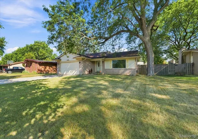 Photo 3 of Single family home for sale at 19700 Northbrook Dr, Southfield, MI 48076 | MLS# 20261071068 | Listing updated on 2026-09-05