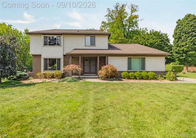 Photo 3 of Single family home for sale at 17113 Francavilla Dr, Livonia, MI 48152 | MLS# 20261071070 | Listing updated on 2026-09-17