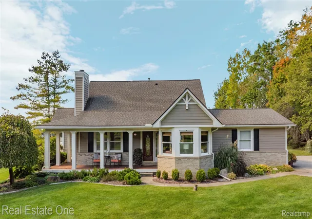 Photo 2 of Single family home for sale at 6029 Hidden Pines Trl, White Lake, MI 48383 | MLS# 20261071073 | Listing updated on 2026-10-17