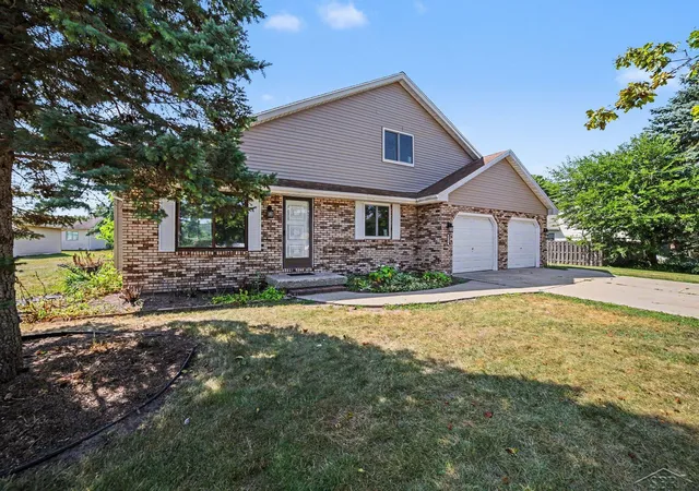 Listing Photo 4 - Condo for sale in building located at 6129 Weiss St, Saginaw, MI 48603