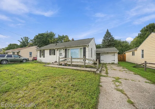Photo 3 of Single family home for sale at 4033 Risedorph St, Burton, MI 48509 | MLS# 20261071077 | Listing updated on 2026-09-12