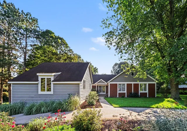Photo 2 of Single family home for sale at 603 Beechwood Dr, Allegan, MI 49010 | MLS# 66026046887 | Listing updated on 2026-10-12