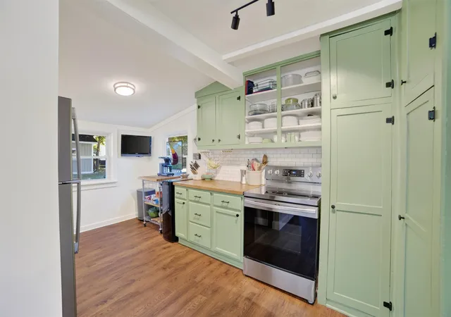 Photo 3 of Single family home for sale at 204 Petoskey Ave, Charlevoix, MI 49720 | MLS# 78080073199 | Listing updated on 2026-10-09