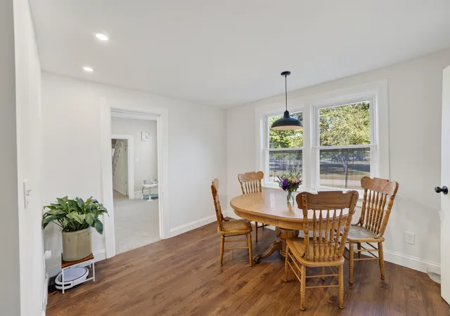 Photo 4 of Single family home for sale at 204 Petoskey Ave, Charlevoix, MI 49720 | MLS# 78080073199 | Listing updated on 2026-09-06